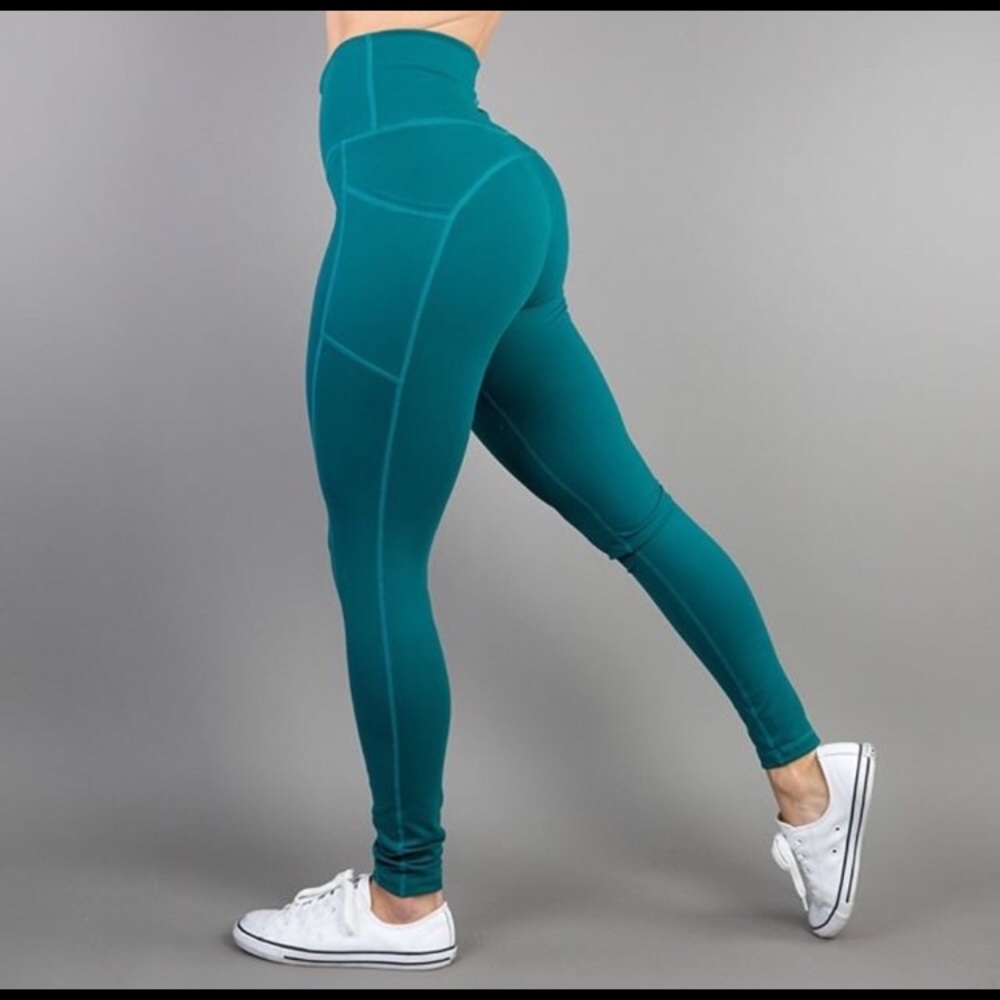 Buff bunny Luna leggings in laguna